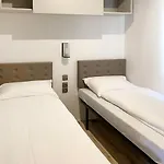 Isola Premium By Interhome בית נופש Gudo